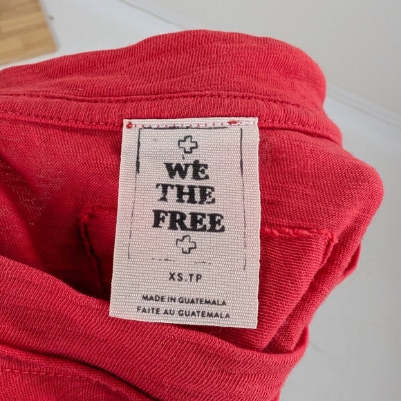 We The Free People Long Sleeve Red Top T-shirt Finger Holes Scoop Neck Tunic - Picture 2 of 8